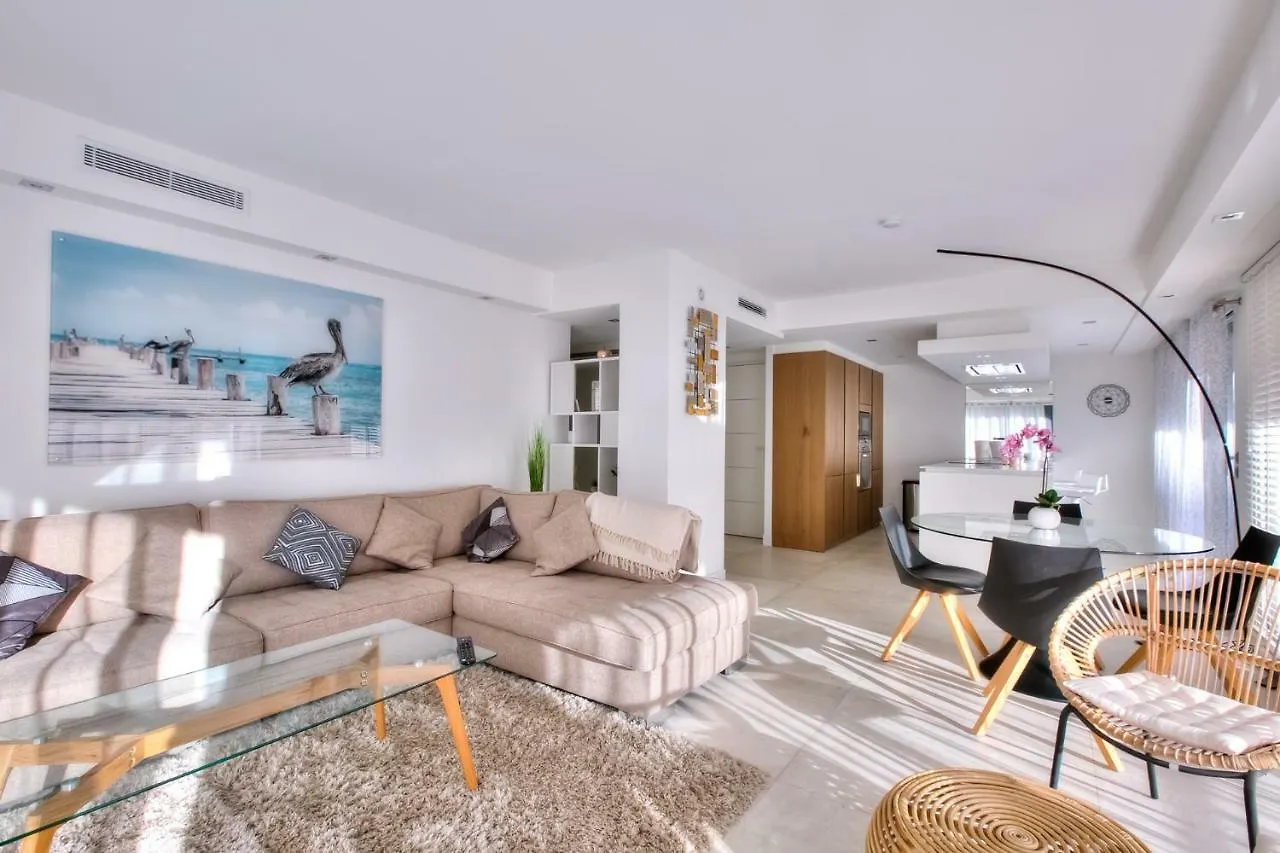Magnifique Appartement Renove 1Mn Des Plages Cannes 0*,  France